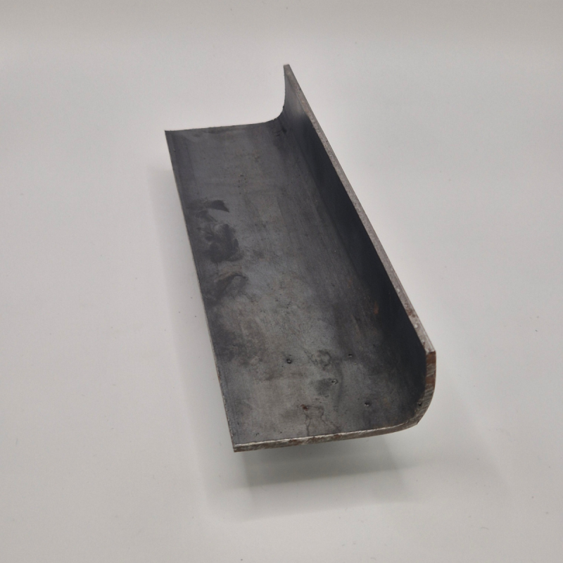 Cornière inégale moletées à froid sur mesure
